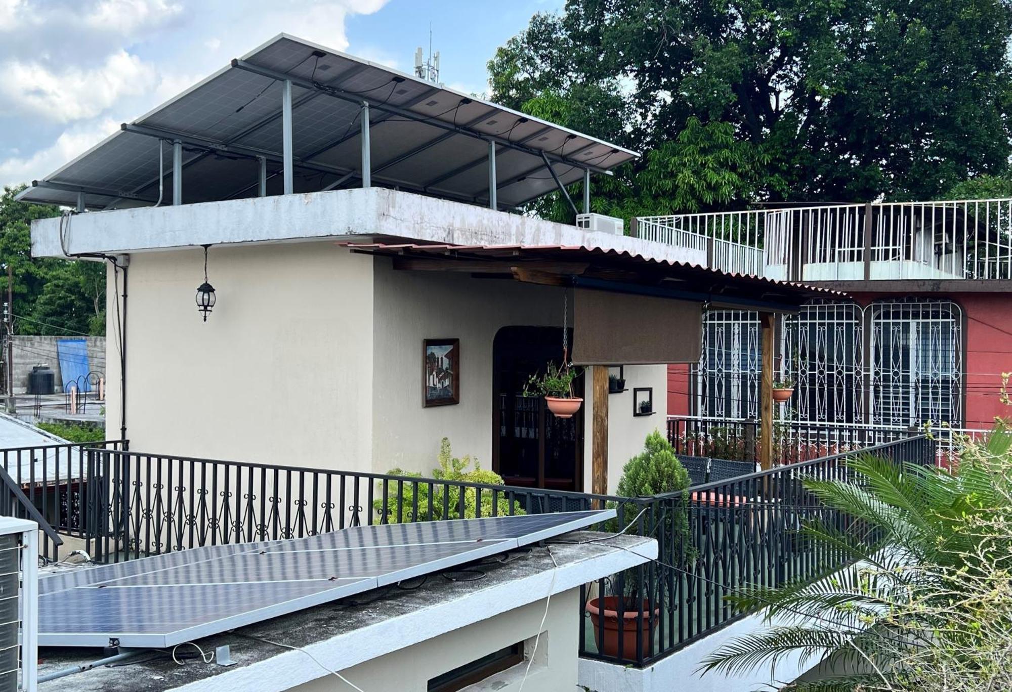 El Meson De Los Abuelitos Retalhuleu Exterior photo